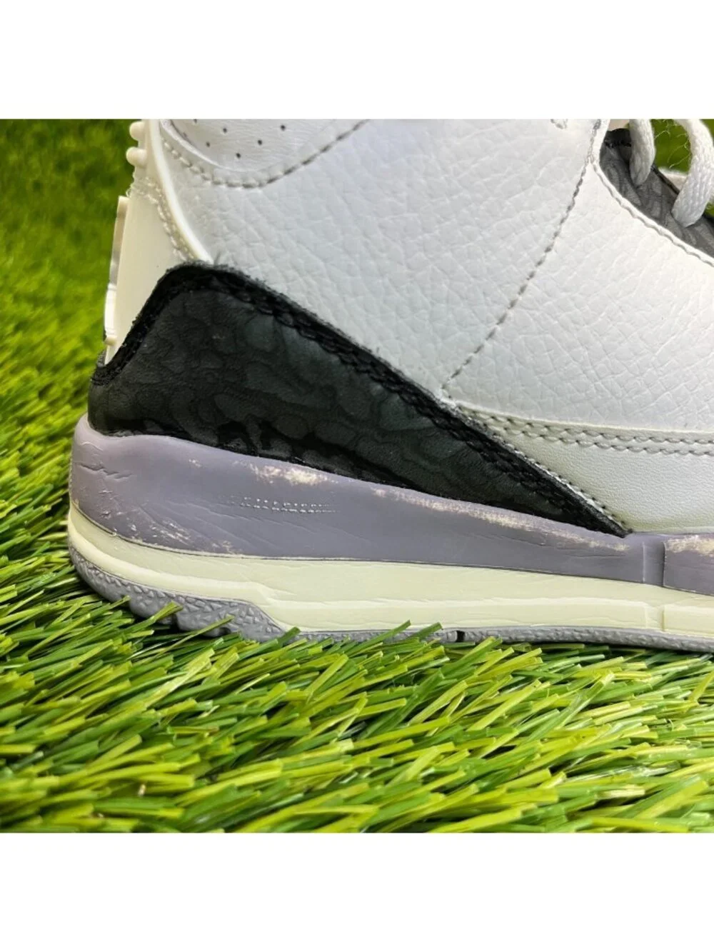 Nike Air Jordan 3 Retro Boys Size 13C White Athletic Basketball Shoes Sneakers